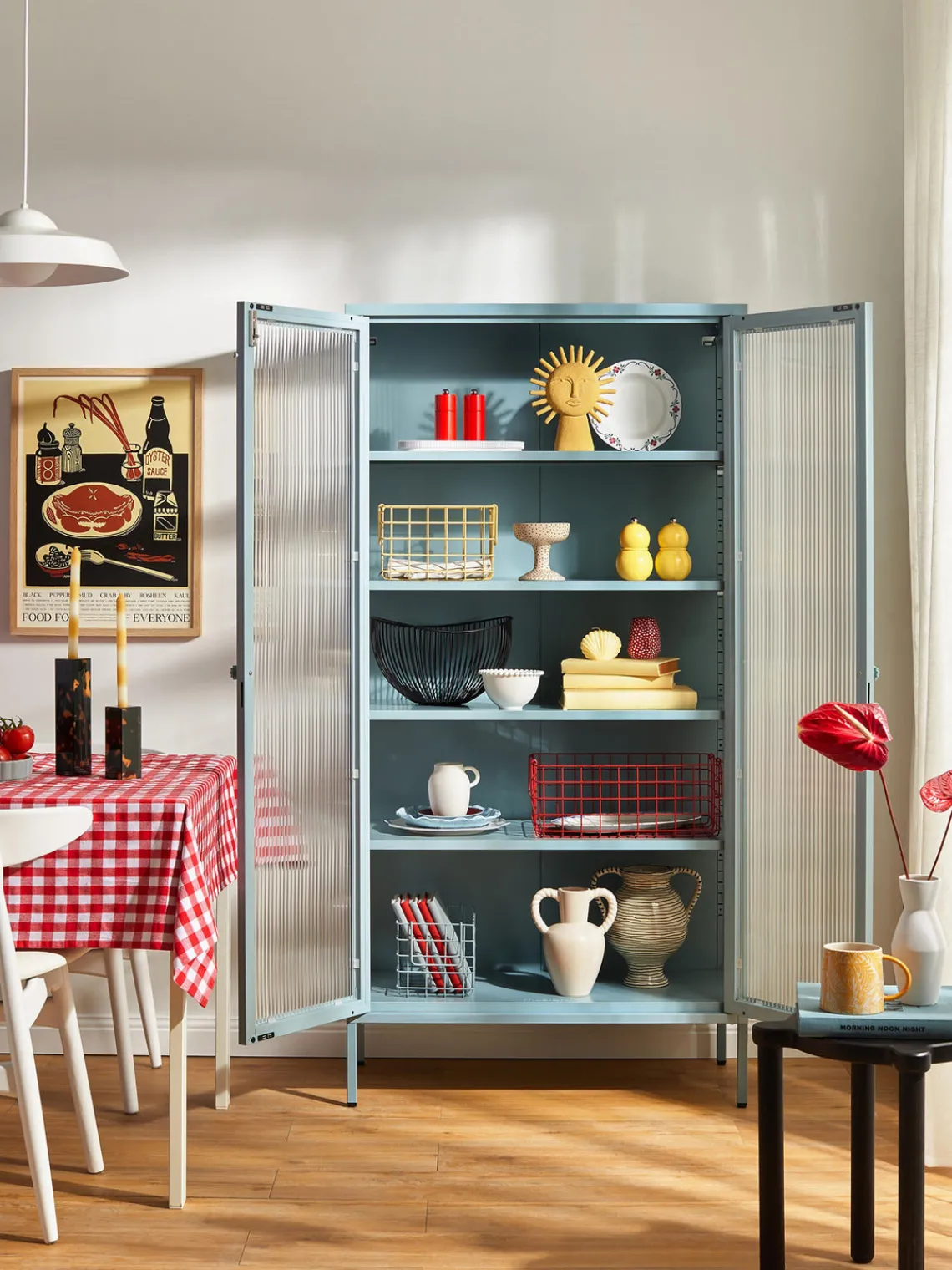 Vitrinas|Vitrinas>Mustard Made Vitrina de metal con cristal acanalado The Collector Azul claro