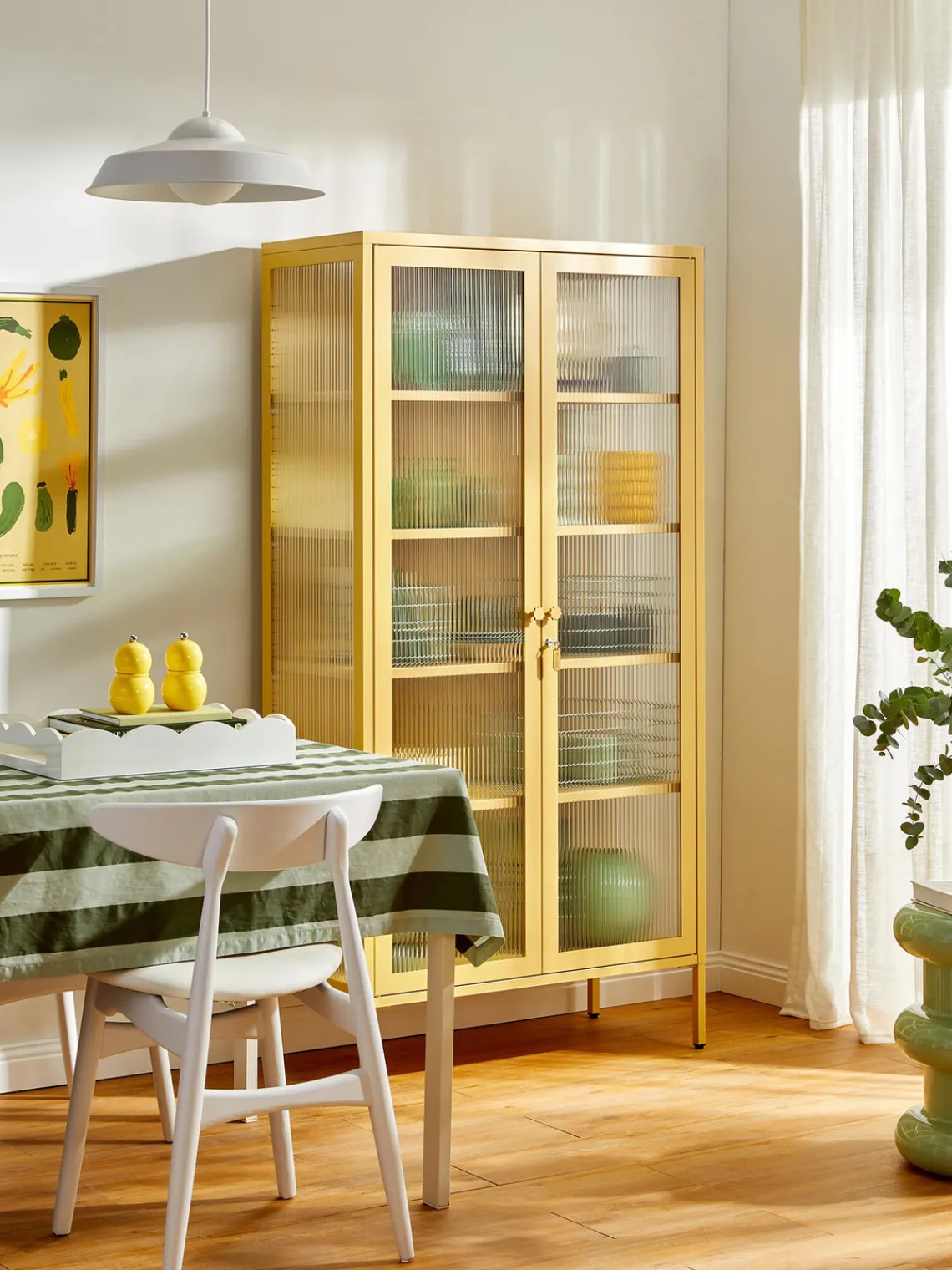 Vitrinas|Vitrinas>Mustard Made Vitrina de metal con cristal acanalado The Collector Amarillo claro